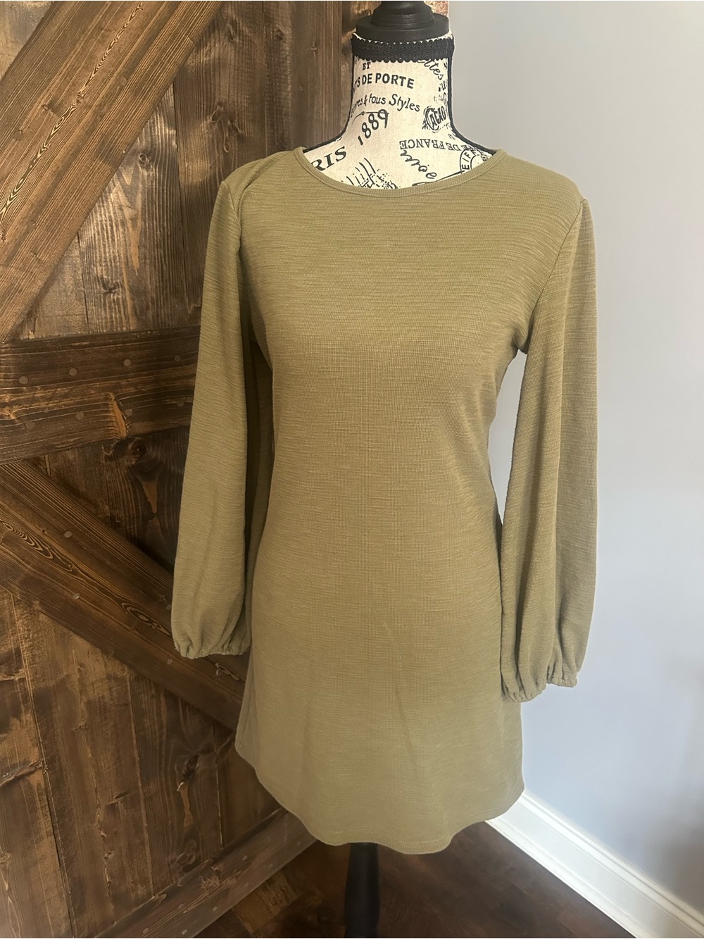 Women's Olive Long-Sleeve Shift Dress